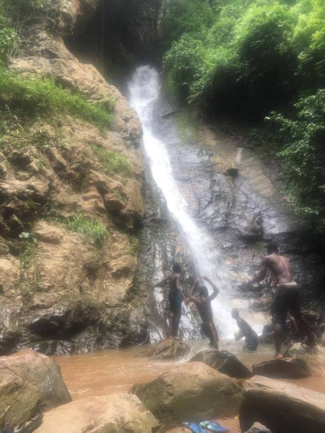 18945254_1777483775611379_598812551_n